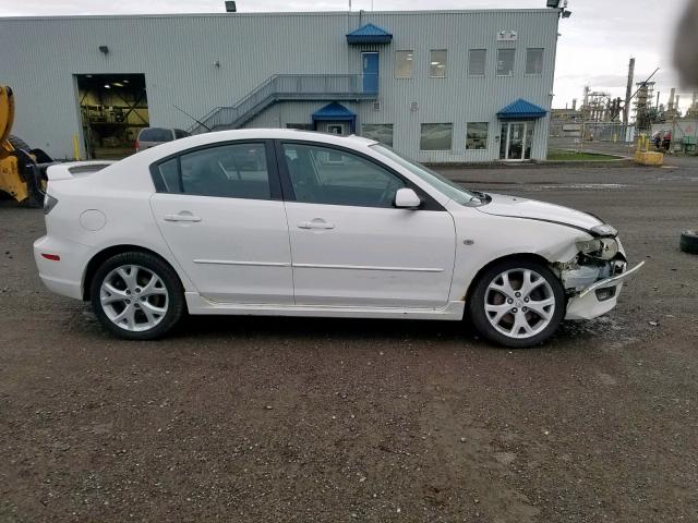 JM1BK323381832160 - 2008 MAZDA 3 S WHITE photo 9