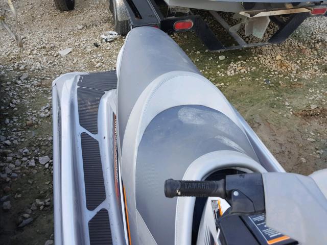 YAMA1460D111 - 2011 YAMAHA WAVERUNNER SILVER photo 6