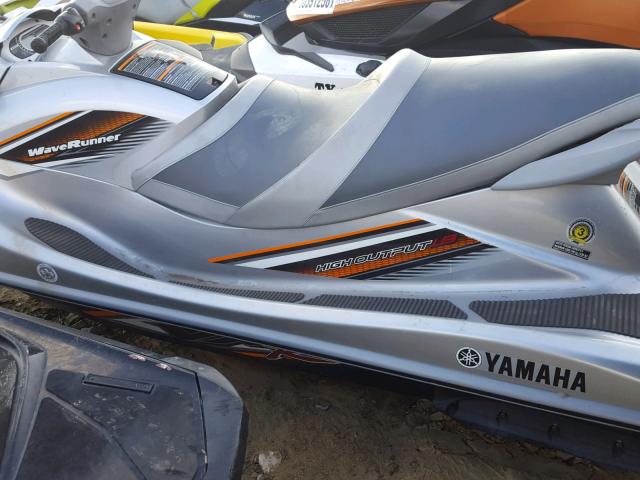 YAMA1460D111 - 2011 YAMAHA WAVERUNNER SILVER photo 9