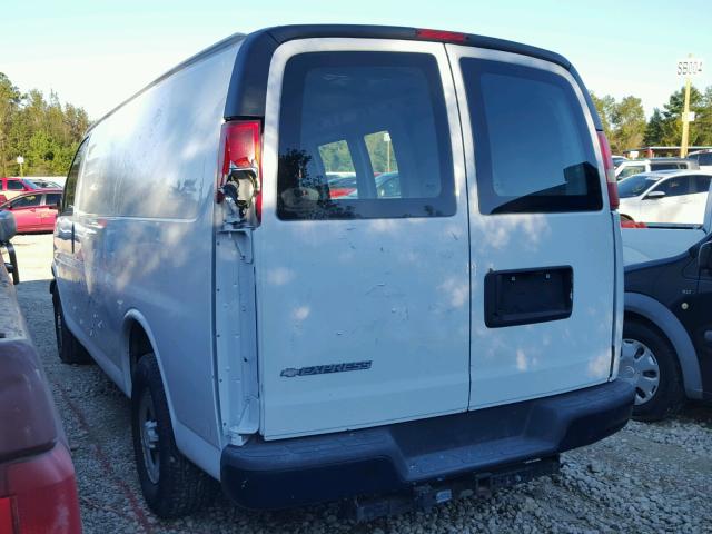 1GCFG154381104348 - 2008 CHEVROLET EXPRESS G1 WHITE photo 3