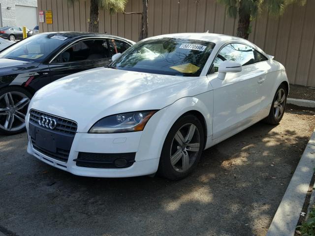 TRUHF38J291018142 - 2009 AUDI TT WHITE photo 2