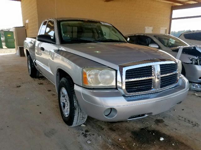 1D7HE42K56S558620 - 2006 DODGE DAKOTA SLT SILVER photo 1