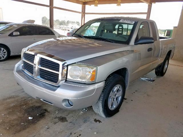 1D7HE42K56S558620 - 2006 DODGE DAKOTA SLT SILVER photo 2