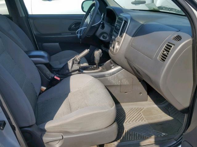 1FMYU93135DA07892 - 2005 FORD ESCAPE XLT SILVER photo 5