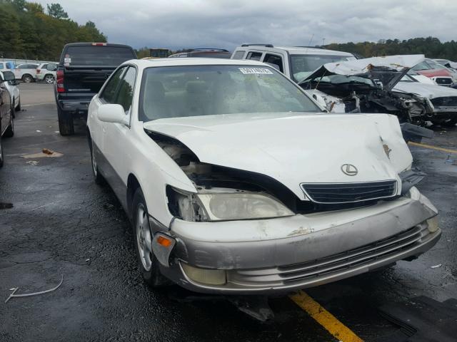 JT8BF28G3W0139342 - 1998 LEXUS ES 300 WHITE photo 1