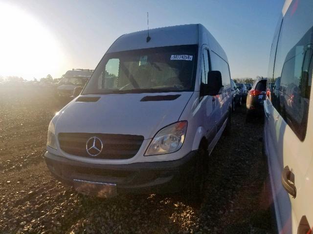 WD3PE8CC7A5425539 - 2010 MERCEDES-BENZ SPRINTER 2 WHITE photo 2