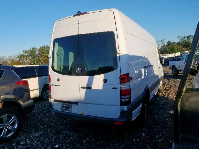 WD3PE8CC7A5425539 - 2010 MERCEDES-BENZ SPRINTER 2 WHITE photo 4