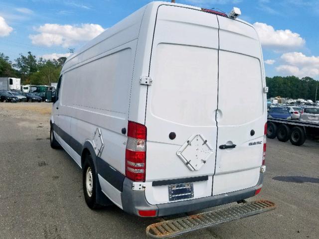 WD3PE8CB0B5584640 - 2011 MERCEDES-BENZ SPRINTER 2 WHITE photo 3