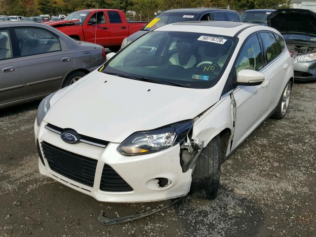 1FADP3N27DL258387 - 2013 FORD FOCUS TITA WHITE photo 2