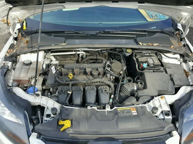 1FADP3N27DL258387 - 2013 FORD FOCUS TITA WHITE photo 7