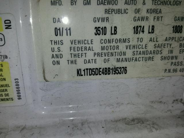 KL1TD5DE4BB195376 - 2011 CHEVROLET AVEO LS WHITE photo 10