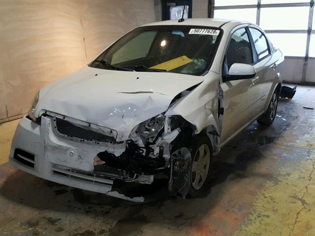 KL1TD5DE4BB195376 - 2011 CHEVROLET AVEO LS WHITE photo 2