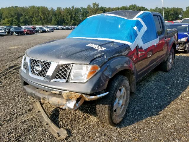 1N6AD07W96C470275 - 2006 NISSAN FRONTIER C GRAY photo 2