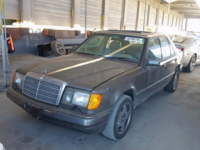 WDBEA30D3HA439558 - 1987 MERCEDES-BENZ 300 E GRAY photo 2