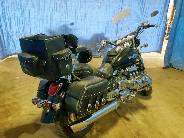 1HFSC3400WA100667 - 1998 HONDA GL1500 C/2 BLACK photo 4