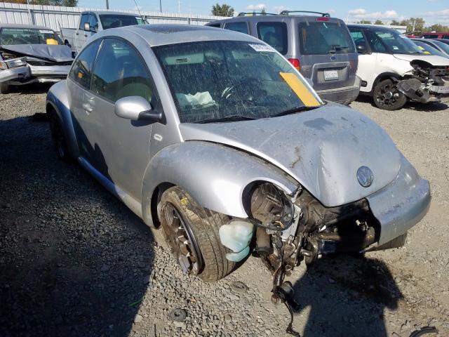 3VWDD21C31M451879 - 2001 VOLKSWAGEN NEW BEETLE 银色 照片 1