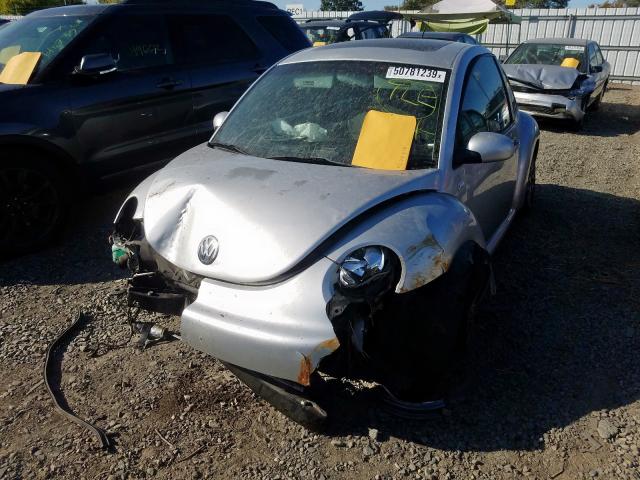 3VWDD21C31M451879 - 2001 VOLKSWAGEN NEW BEETLE 银色 照片 2