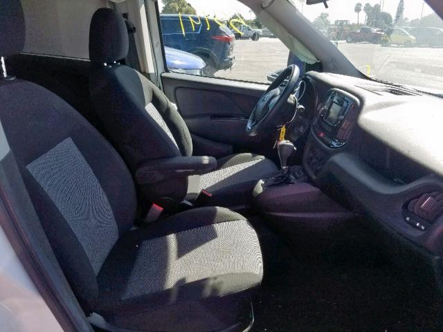 ZFBERFAB2H6F92367 - 2017 RAM PROMASTER 白色 照片 5