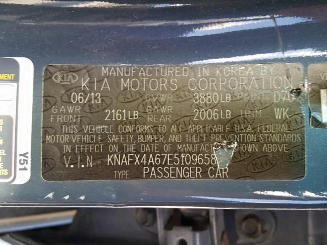 KNAFX4A67E5109658 - 2014 KIA FORTE LX BLUE photo 10