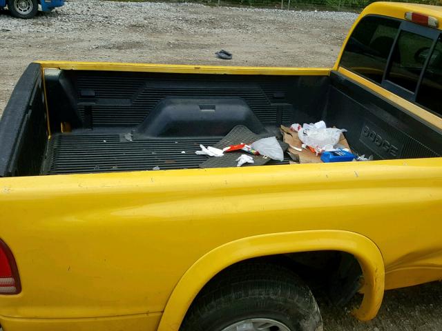 1B7FL26X0XS165806 - 1999 DODGE DAKOTA YELLOW photo 6