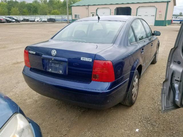 WVWMA23B2YP165252 - 2000 VOLKSWAGEN PASSAT GLS BLUE photo 4