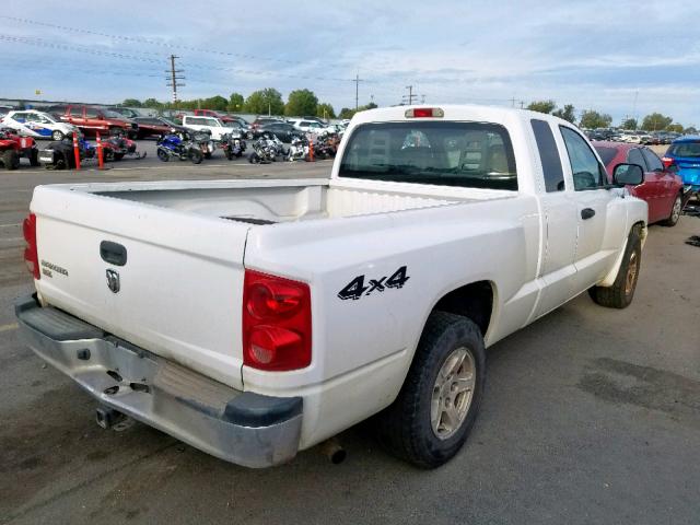 1D7HW42K36S716935 - 2006 DODGE DAKOTA WHITE photo 4