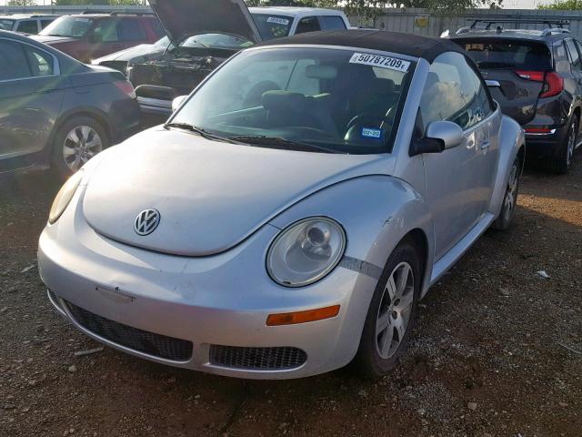 3VWPF31Y76M308241 - 2006 VOLKSWAGEN NEW BEETLE ვერცხლისფერი ფოტო 2
