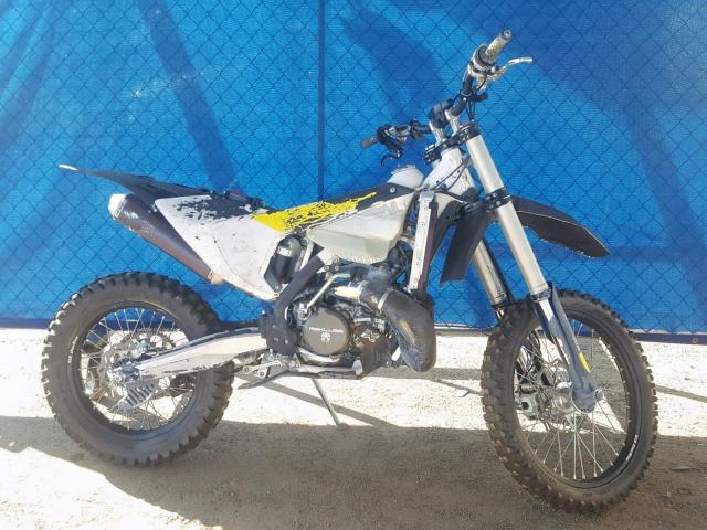 VBKUTN230HM303103 - 2017 HUSQVARNA TE300 WHITE photo 9