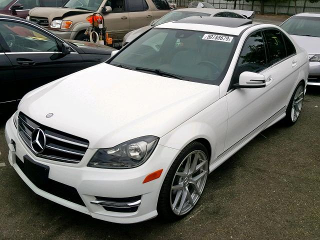 WDDGF4HB4EA967616 - 2014 MERCEDES-BENZ C 250 WHITE photo 2