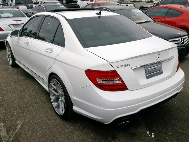 WDDGF4HB4EA967616 - 2014 MERCEDES-BENZ C 250 WHITE photo 3