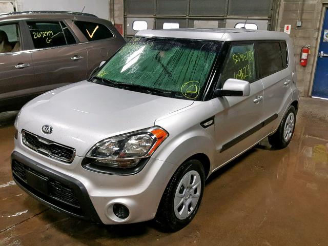 KNDJT2A55D7497139 - 2013 KIA SOUL SILVER photo 2