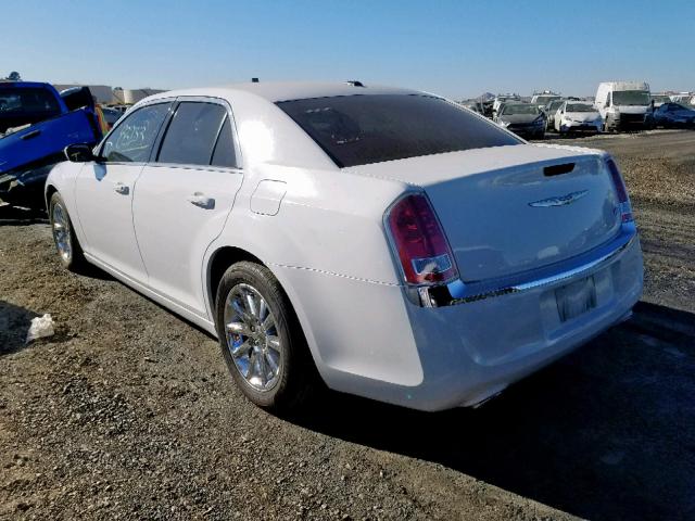 2C3CCAAG9DH588718 - 2013 CHRYSLER 300 WHITE photo 3