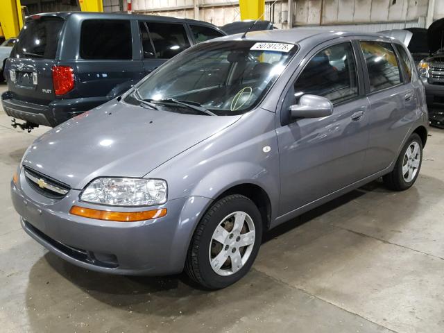 KL1TD666X6B678095 - 2006 CHEVROLET AVEO BASE ნაცრისფერი ფოტო 2