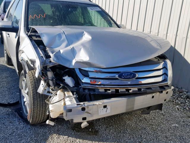 1FMDK02W68GA21396 - 2008 FORD TAURUS X S SILVER photo 9