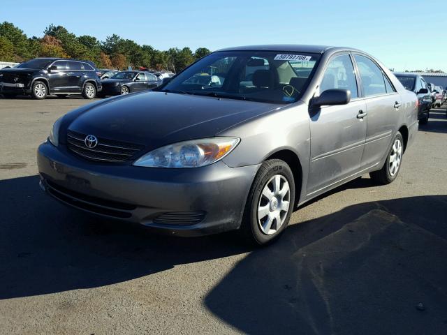 4T1BE32K22U537468 - 2002 TOYOTA CAMRY LE SILVER photo 2