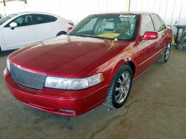 1G6KY5498WU926772 - 1998 CADILLAC SEVILLE ST RED photo 2