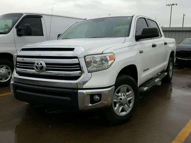 5TFEW5F15GX193393 - 2016 TOYOTA TUNDRA CRE WHITE photo 2