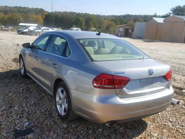 1VWBH7A3XCC069216 - 2012 VOLKSWAGEN PASSAT SE SILVER photo 3