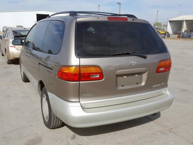 4T3ZF13C8XU110480 - 1999 TOYOTA SIENNA LE GOLD photo 3