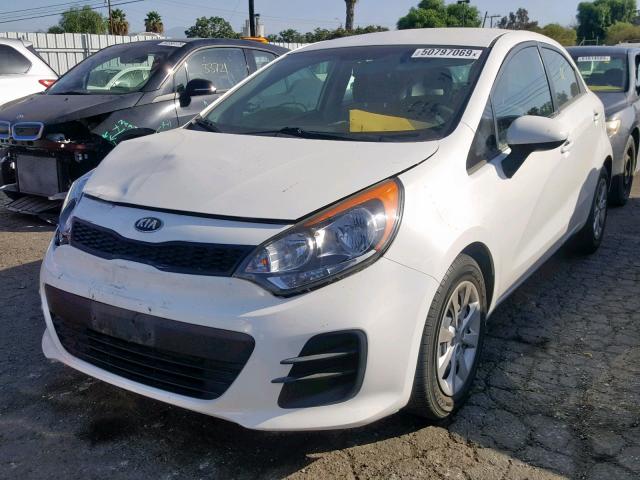 KNADM5A39G6675829 - 2016 KIA RIO LX WHITE photo 2