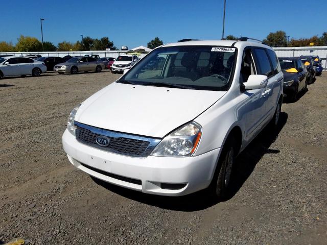 KNDMG4C79C6480568 - 2012 KIA SEDONA LX WHITE photo 2