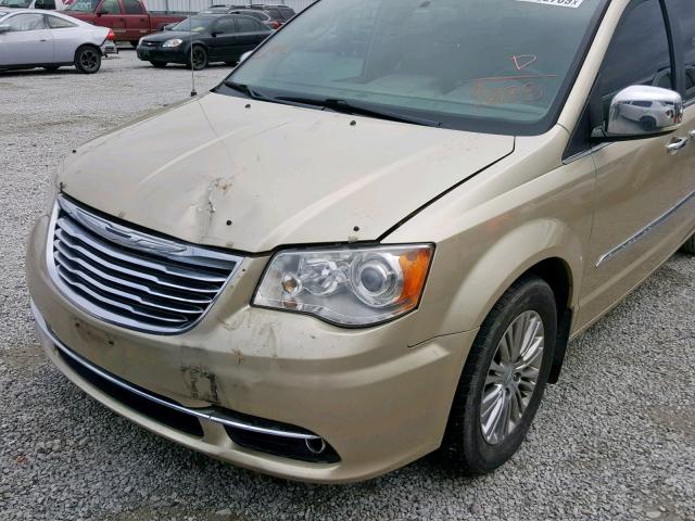 2A4RR6DG2BR609083 - 2011 CHRYSLER TOWN & COU GOLD photo 9