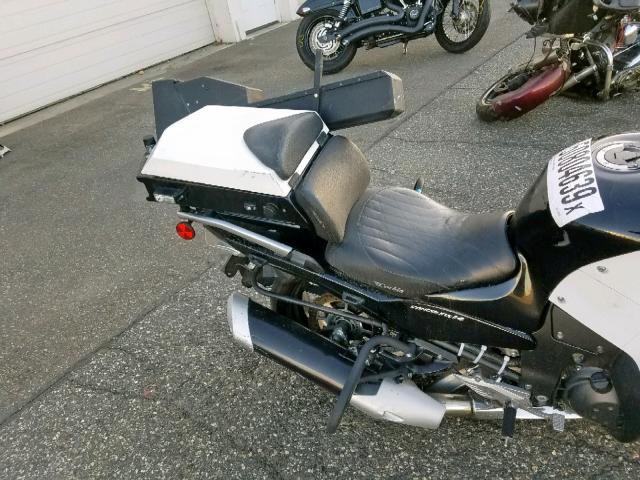 JKBZGNC14BA006567 - 2011 KAWASAKI ZG1400 C WHITE photo 6