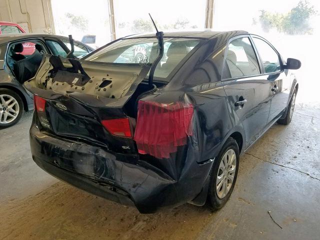 KNAFU4A24D5685003 - 2013 KIA FORTE EX BLACK photo 4