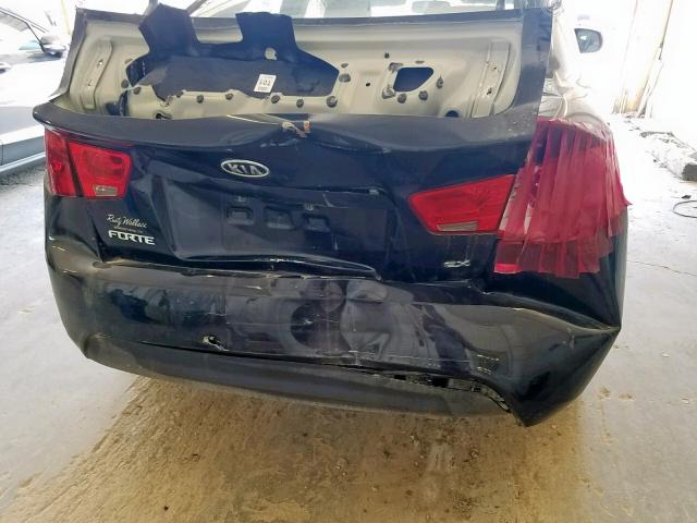 KNAFU4A24D5685003 - 2013 KIA FORTE EX BLACK photo 9