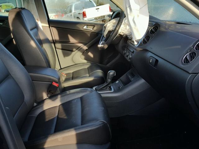 WVGTV7AX8HK012573 - 2017 VOLKSWAGEN TIGUAN SPO შავი ფოტო 5