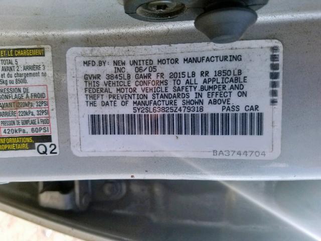 5Y2SL63825Z479318 - 2005 PONTIAC VIBE SILVER photo 10