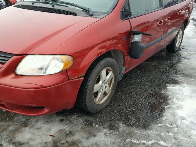 1D4GP24R95B382185 - 2005 DODGE GRAND CARA RED photo 9