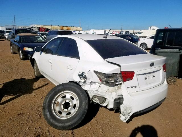 KNAFU4A23A5122391 - 2010 KIA FORTE EX WHITE photo 3