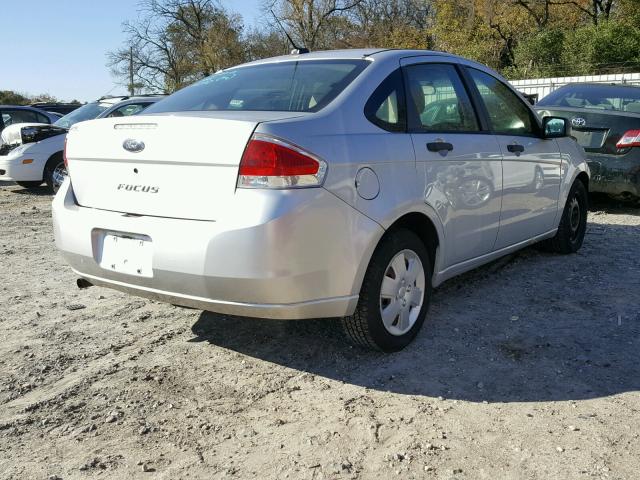 1FAHP34N98W220712 - 2008 FORD FOCUS S/SE SILVER photo 4